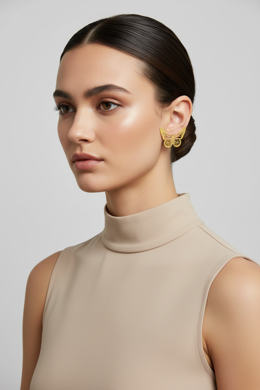 Firefly_Gemini Flash_Place the provided accessory product from Nadine Gems on a professional female fashio 605804 (2)