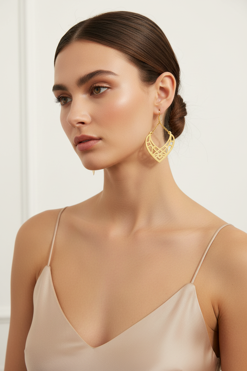 Firefly_Gemini Flash_Place the provided accessory product from Nadine Gems on a professional female fashio 605804 (2)
