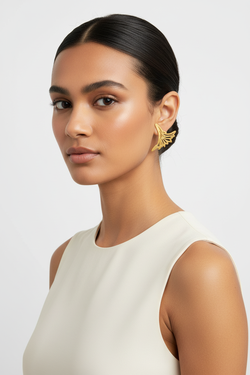 Firefly_Gemini Flash_Place the provided accessory product from Nadine Gems on a professional female fashio 605804